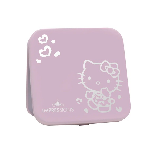 NWT Hello Kitty Super Cute Compact Mirror with LED Light & Magnification - Picture 2 of 3